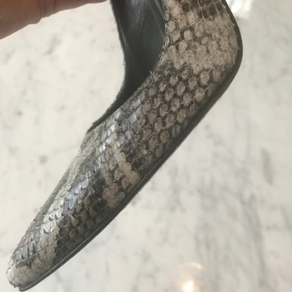 Stuart Weitzman - Picture 13 of 16